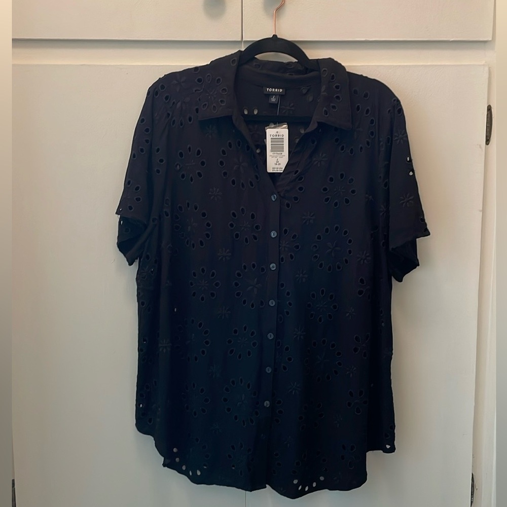 TORRID Embroidered button down blouse 18-30